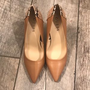 NWOT Guess Pumps